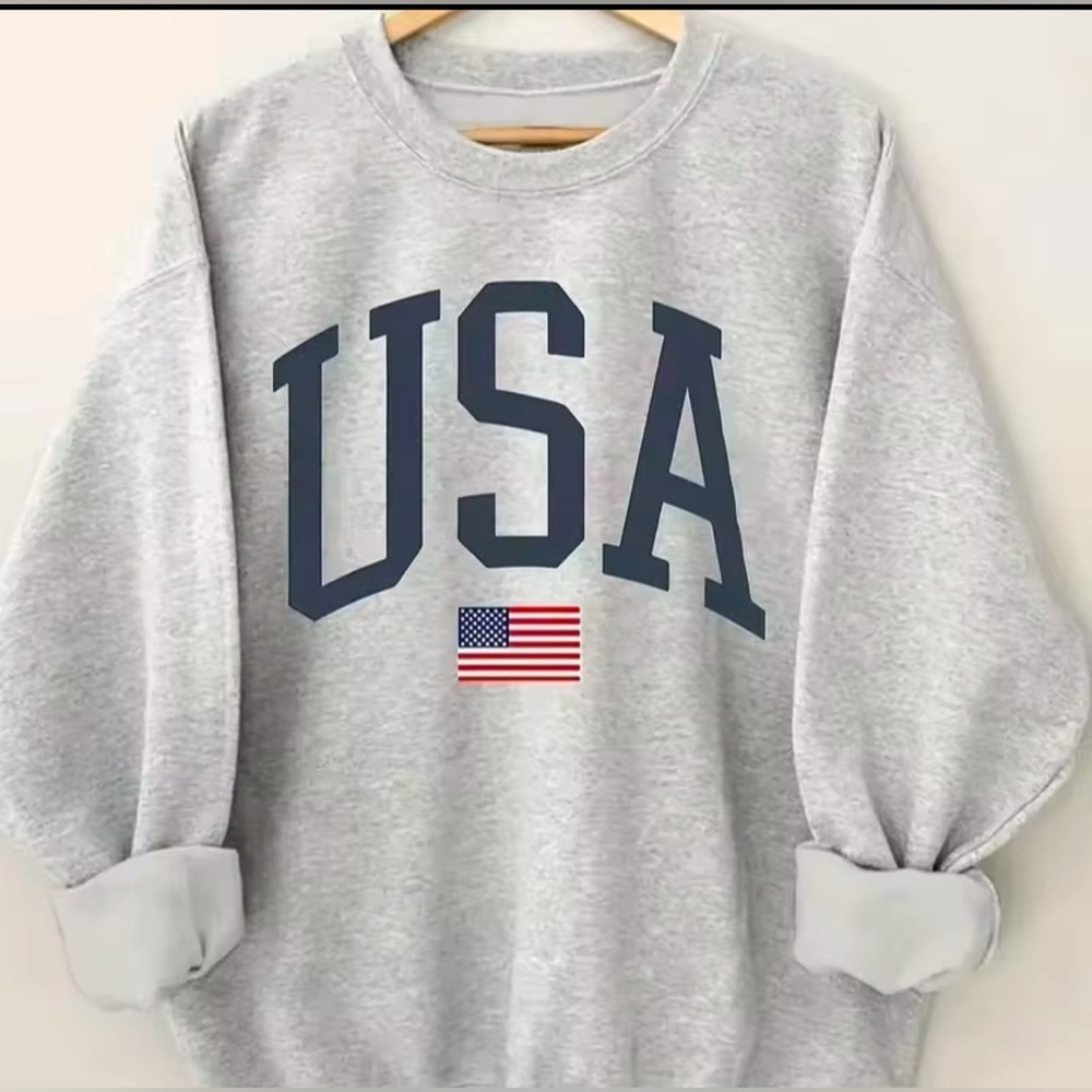 BNWT USA Graphic Gray Sweatshirt - Size Small